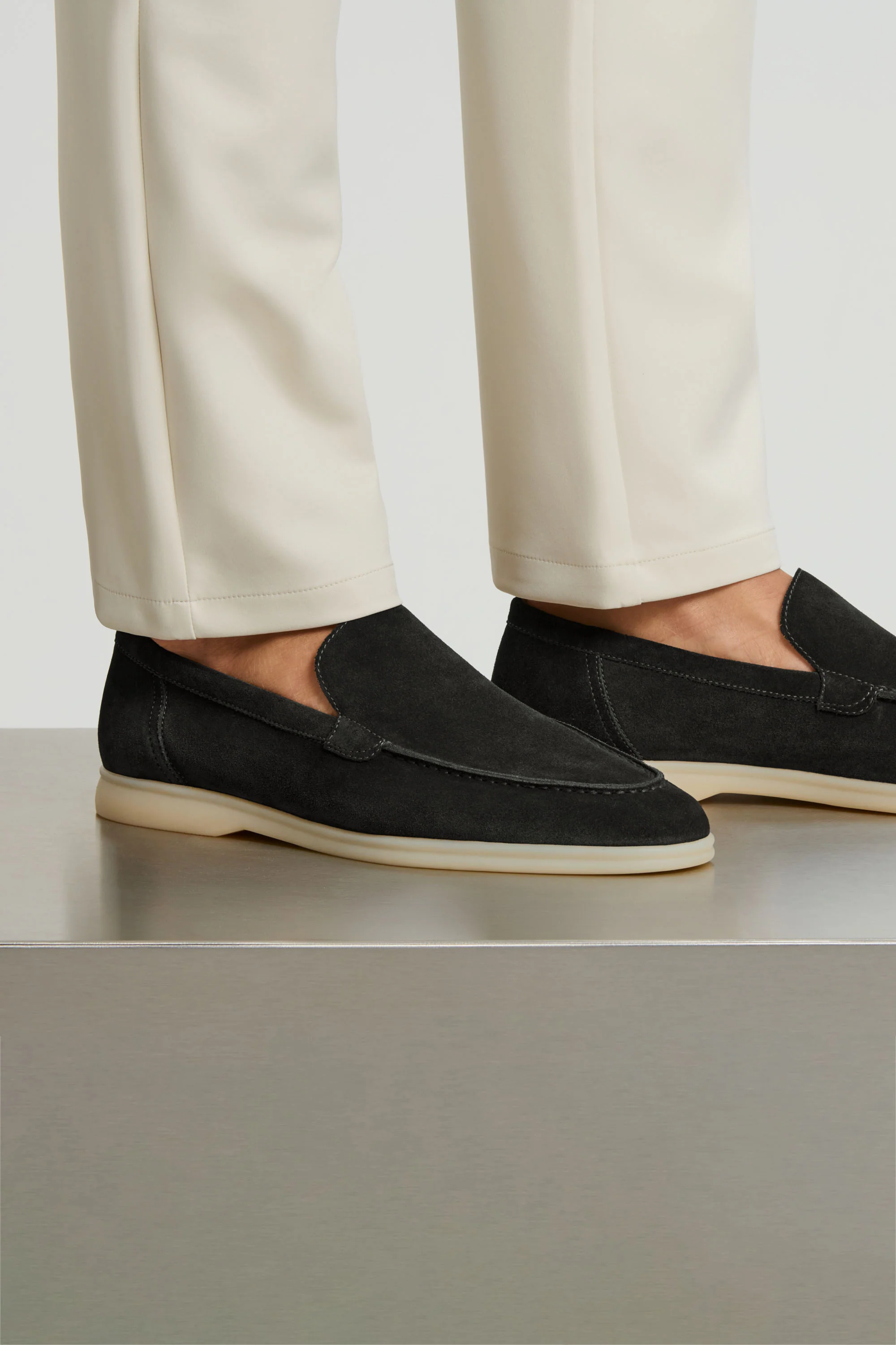 THE CLASSIC SUEDE LOAFER - Image 19