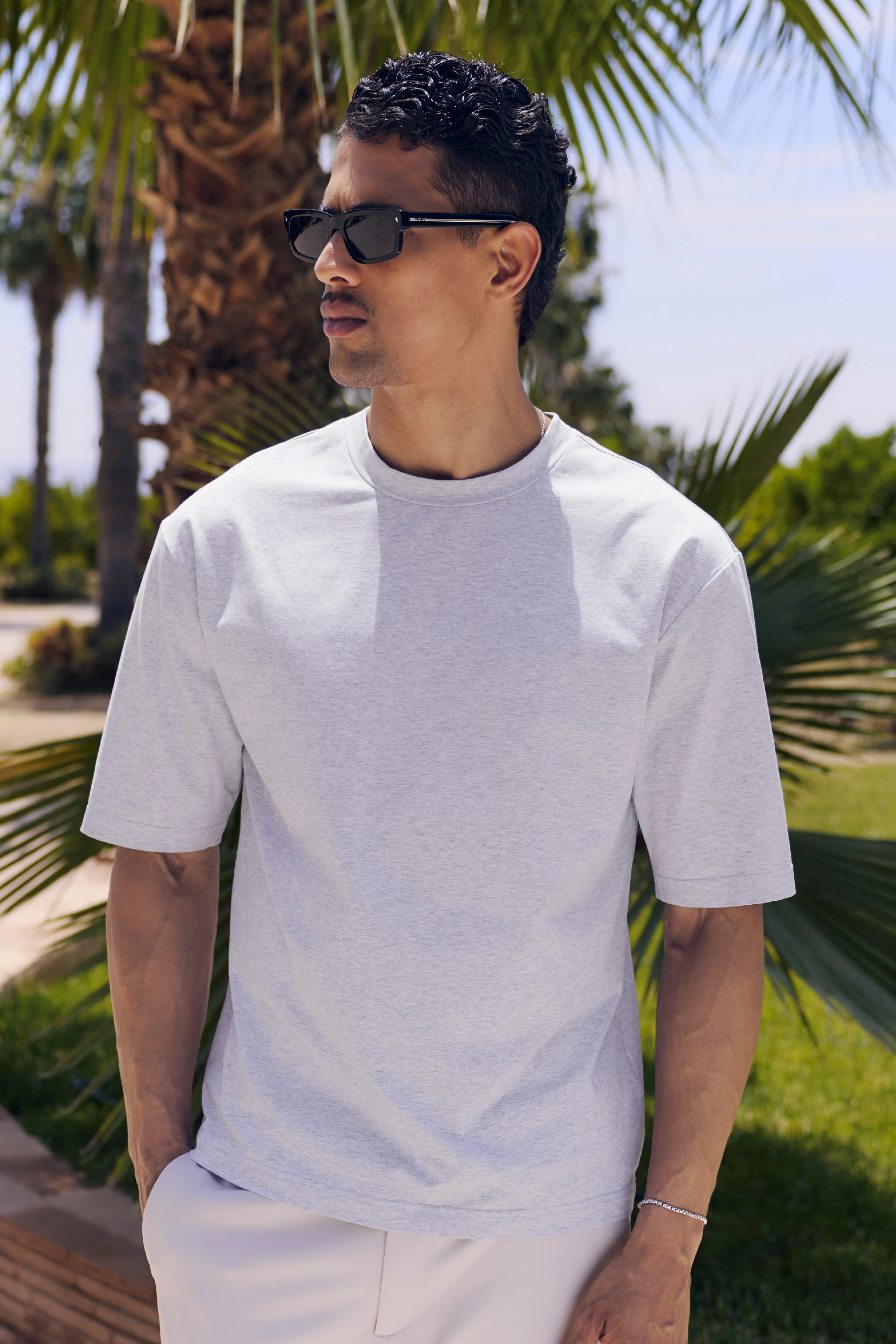 THE ESSENTIAL RELAXED T-SHIRT - Image 20